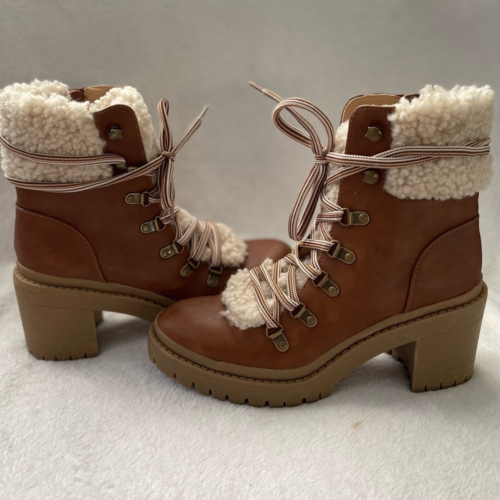 Universal Thread Sherpa combat boots